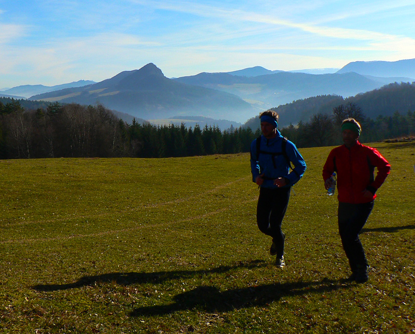 dialkovy-pochod-a-beh-okolim-puchova-rozcvicka-pred-ultrasezonou